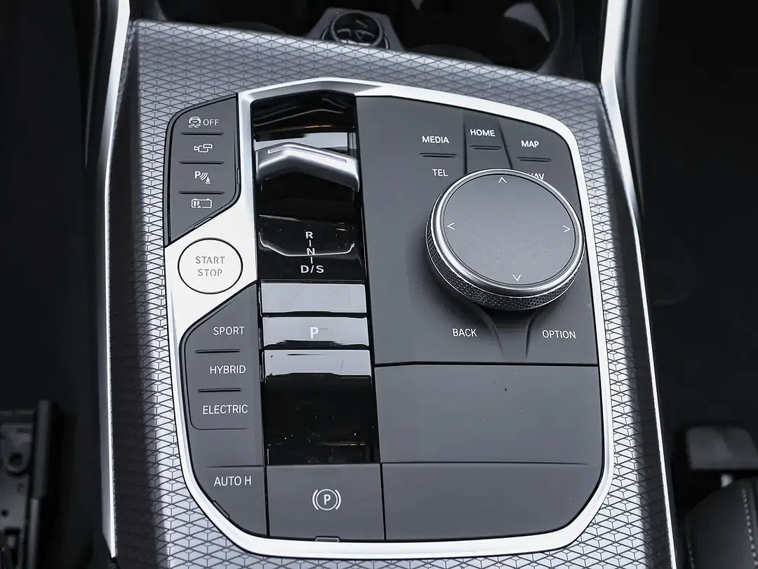 BMW 330 - Thumbnail 5