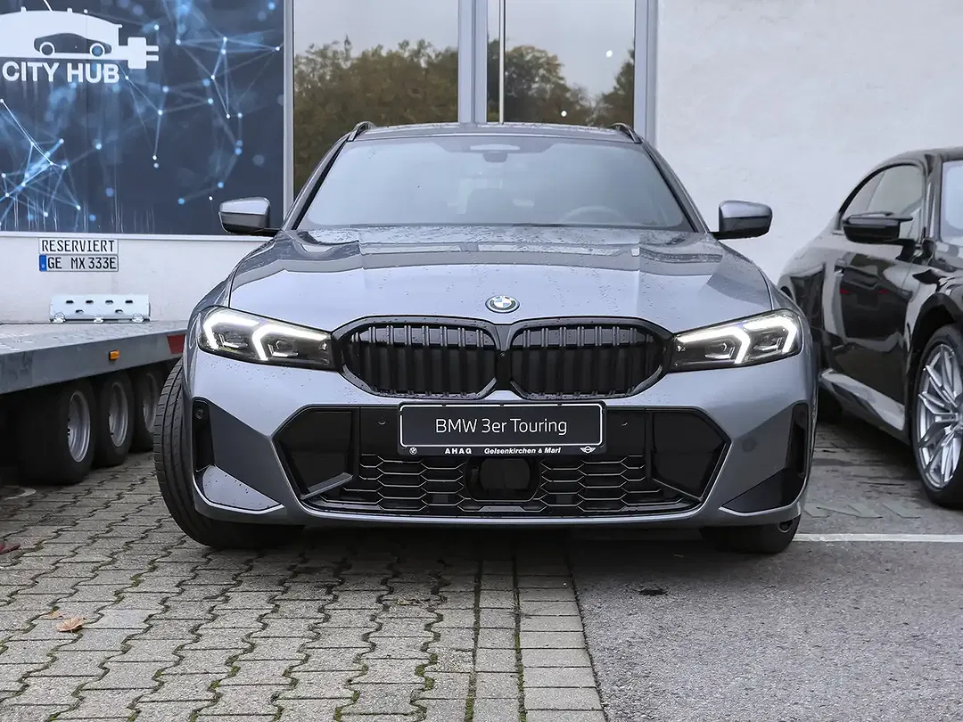 BMW 330 - Thumbnail 6