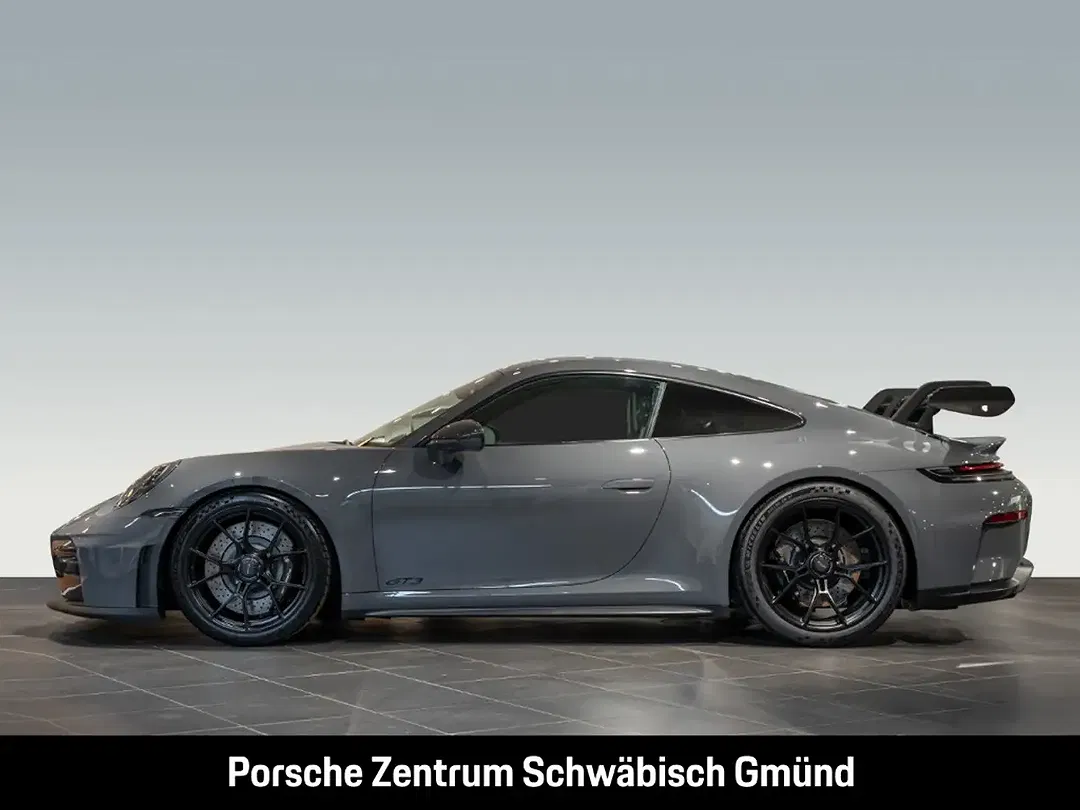 Porsche 992 - Thumbnail 2