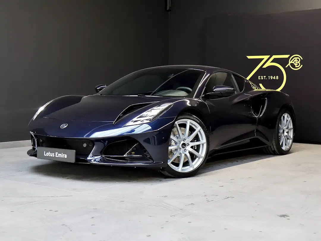 Lotus Emira - Thumbnail 2