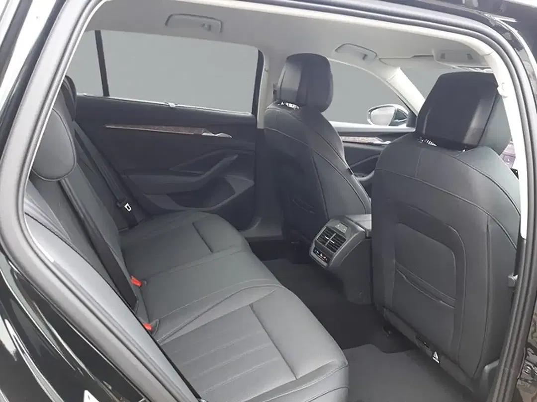Skoda Superb - Thumbnail 8