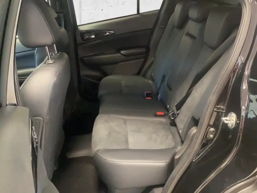 Mitsubishi Eclipse Cross - Thumbnail 9