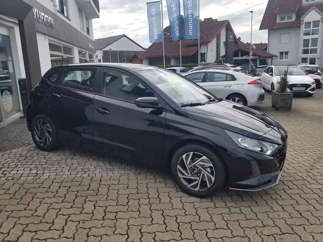 Hyundai i20 - Thumbnail 2