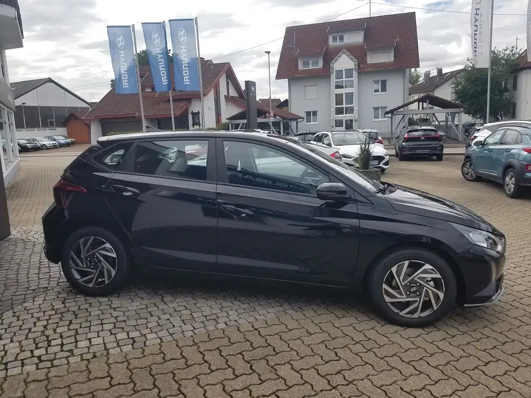 Hyundai i20 - Thumbnail 3