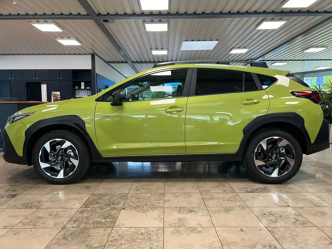 Subaru Crosstrek - Thumbnail 2
