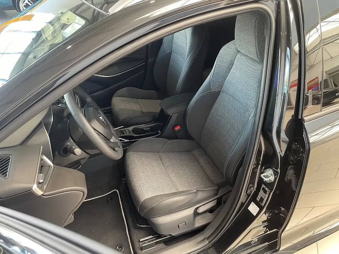 Toyota Corolla - Thumbnail 9