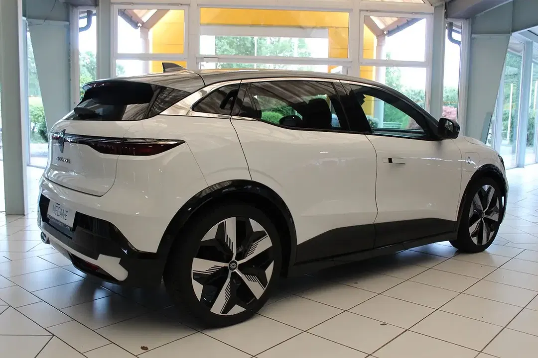 Renault Megane E-Tech - Thumbnail 9