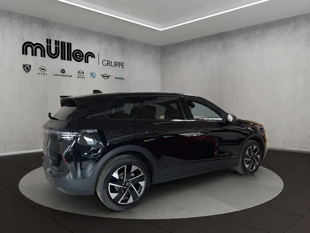 Opel Grandland - Thumbnail 2