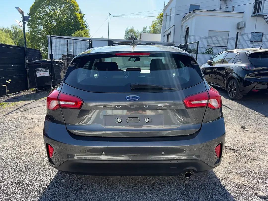 Ford Focus - Thumbnail 5
