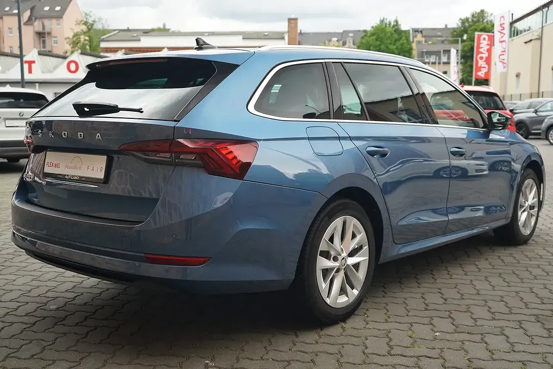 Skoda Octavia - Thumbnail 5
