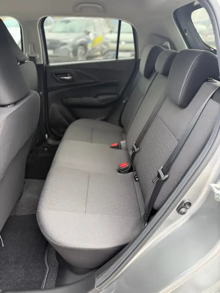 Suzuki Swift - Thumbnail 11