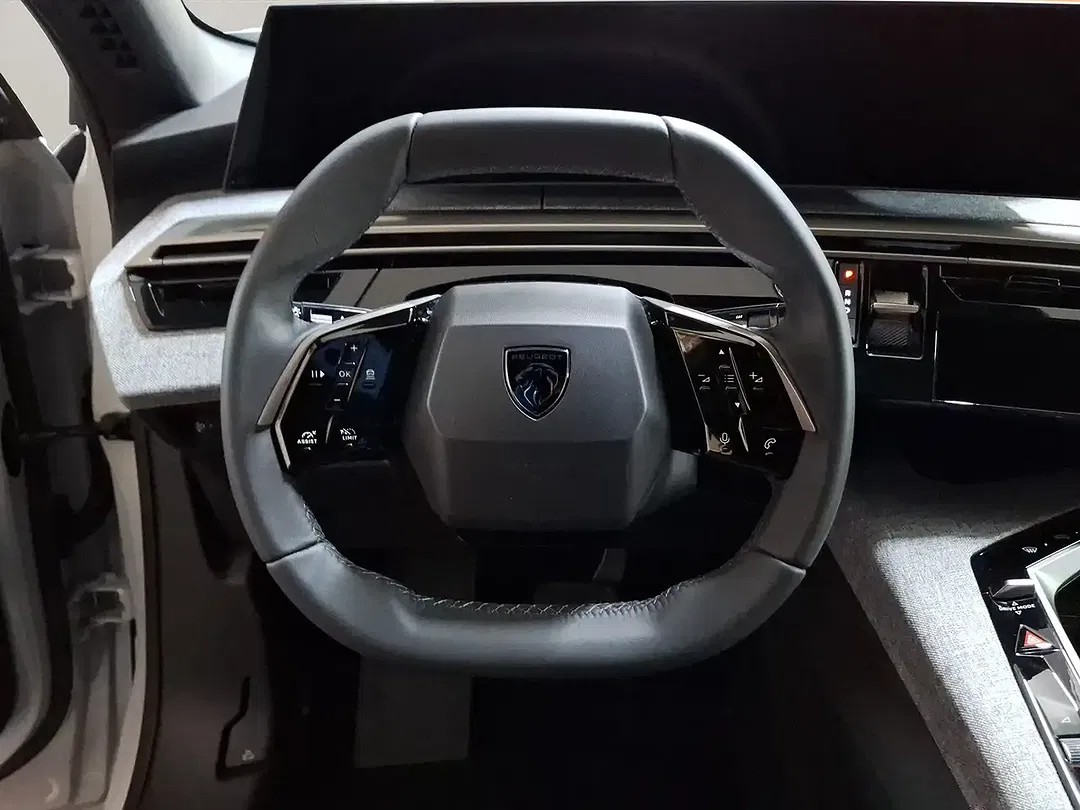 Peugeot 3008 - Thumbnail 9
