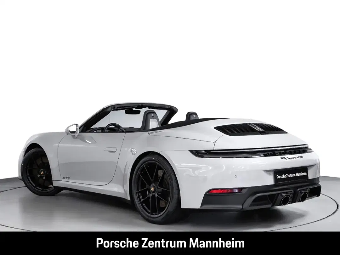 Porsche 992 - Thumbnail 3