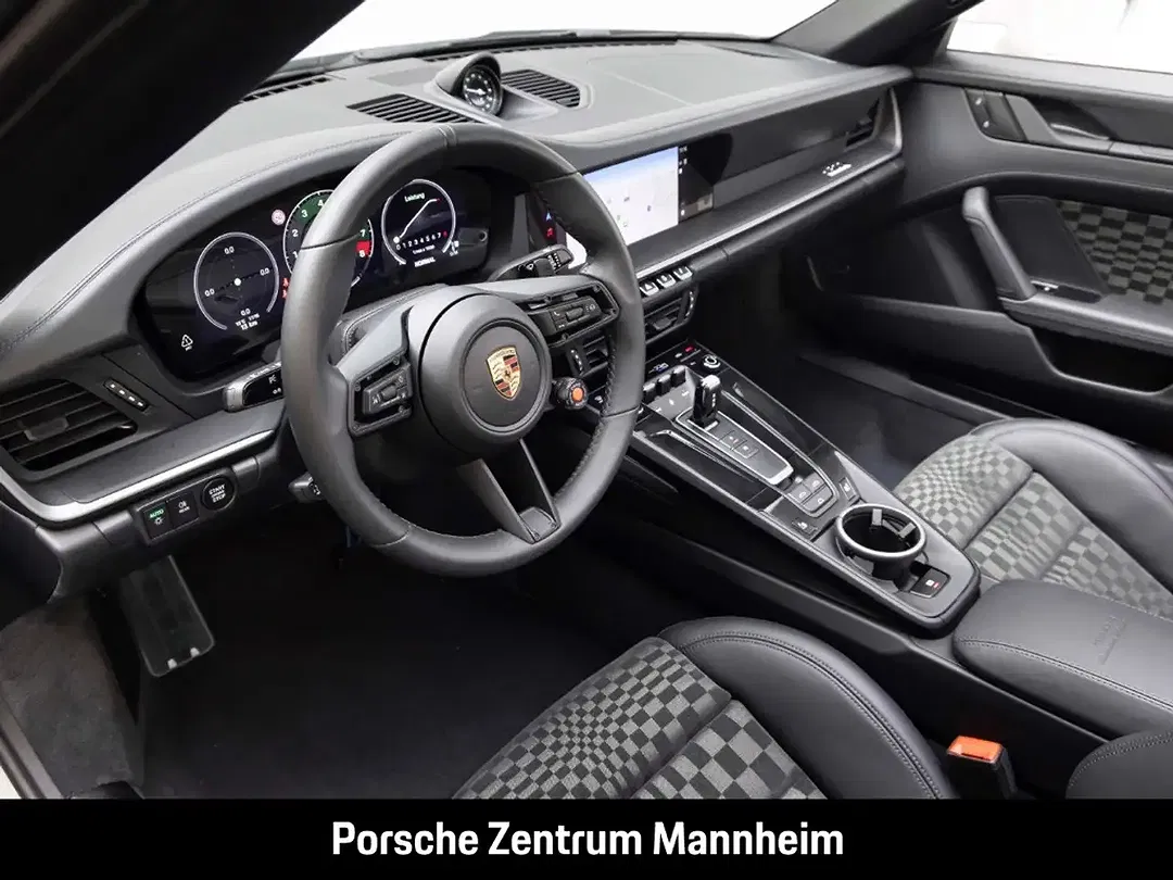 Porsche 992 - Thumbnail 4