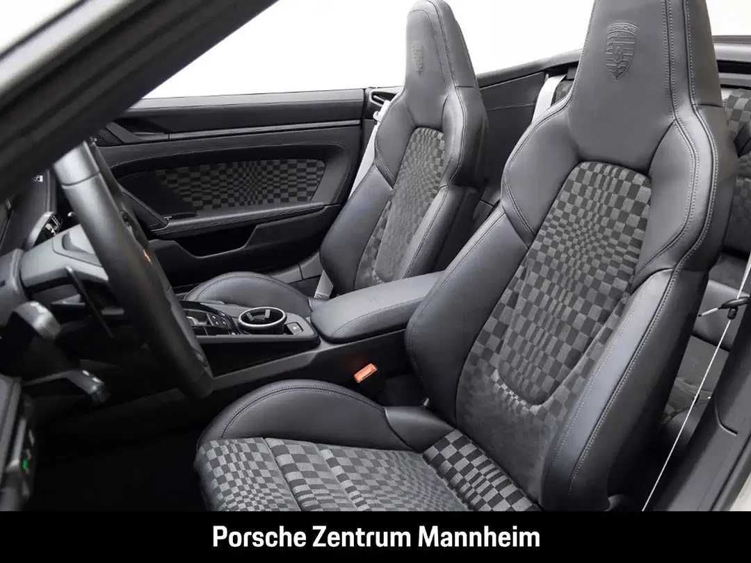 Porsche 992 - Thumbnail 5