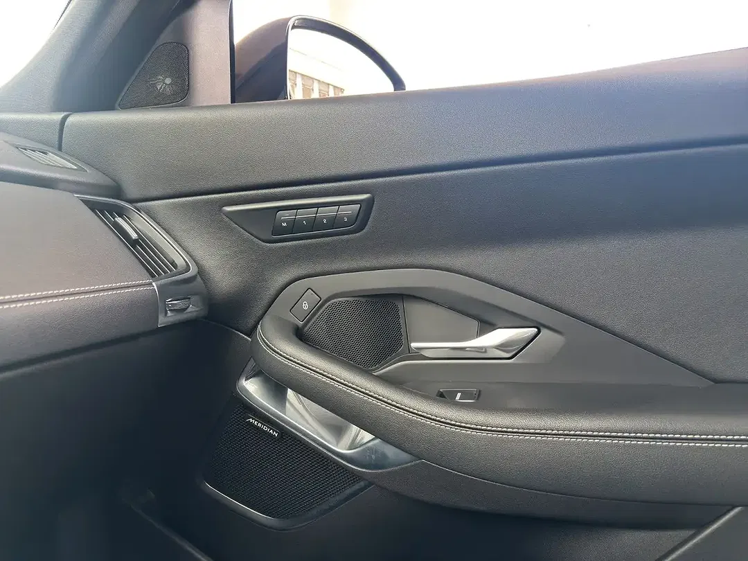 Jaguar E-Pace - Thumbnail 13