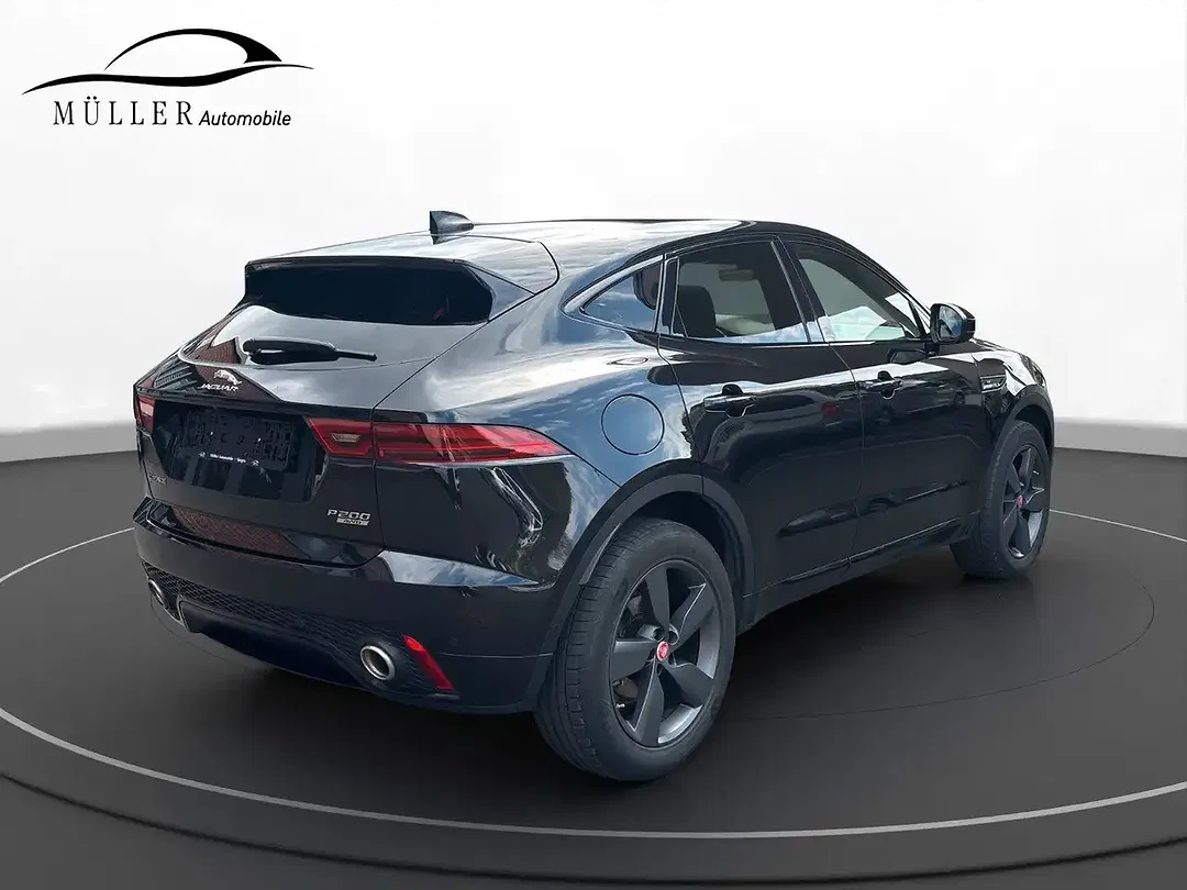 Jaguar E-Pace - Thumbnail 4