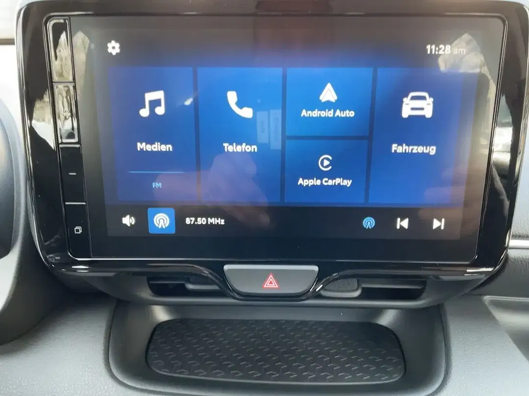 Toyota Yaris - Thumbnail 12