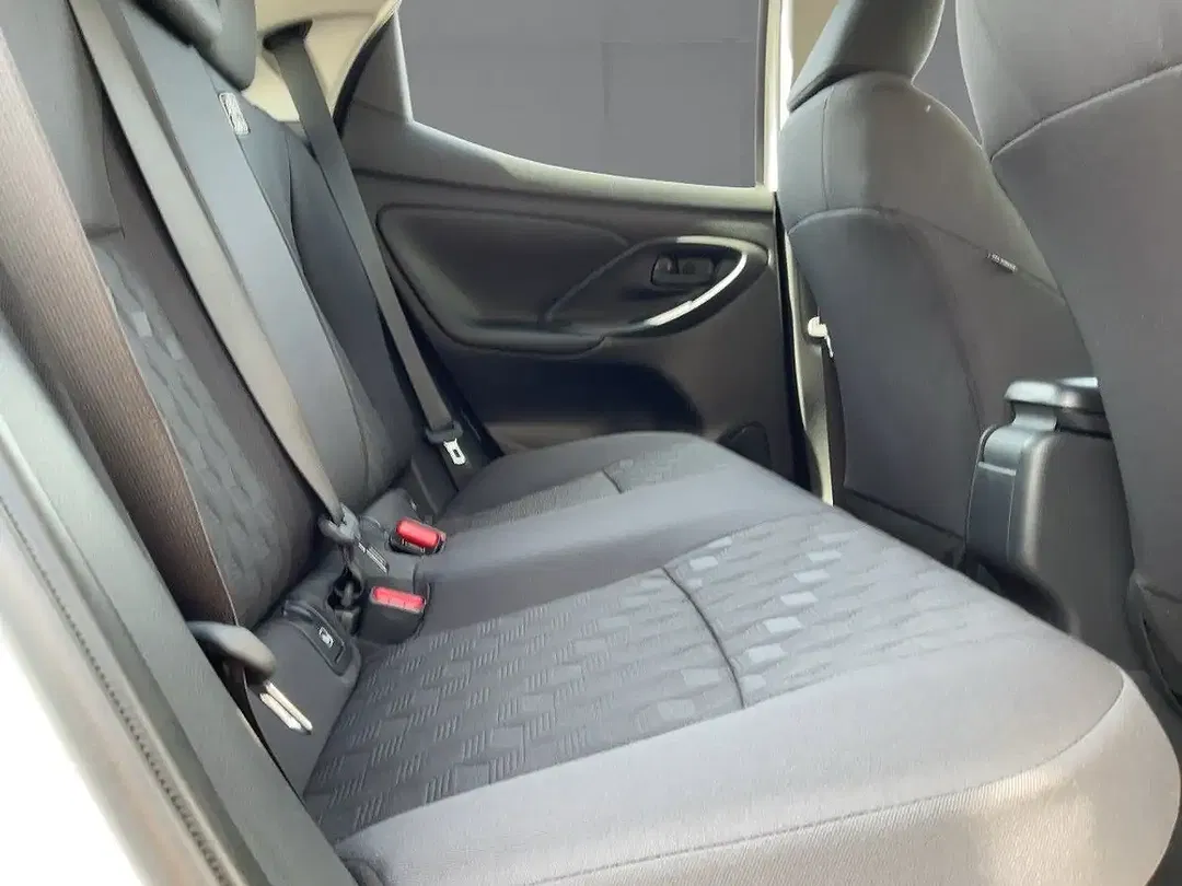 Toyota Yaris - Thumbnail 14