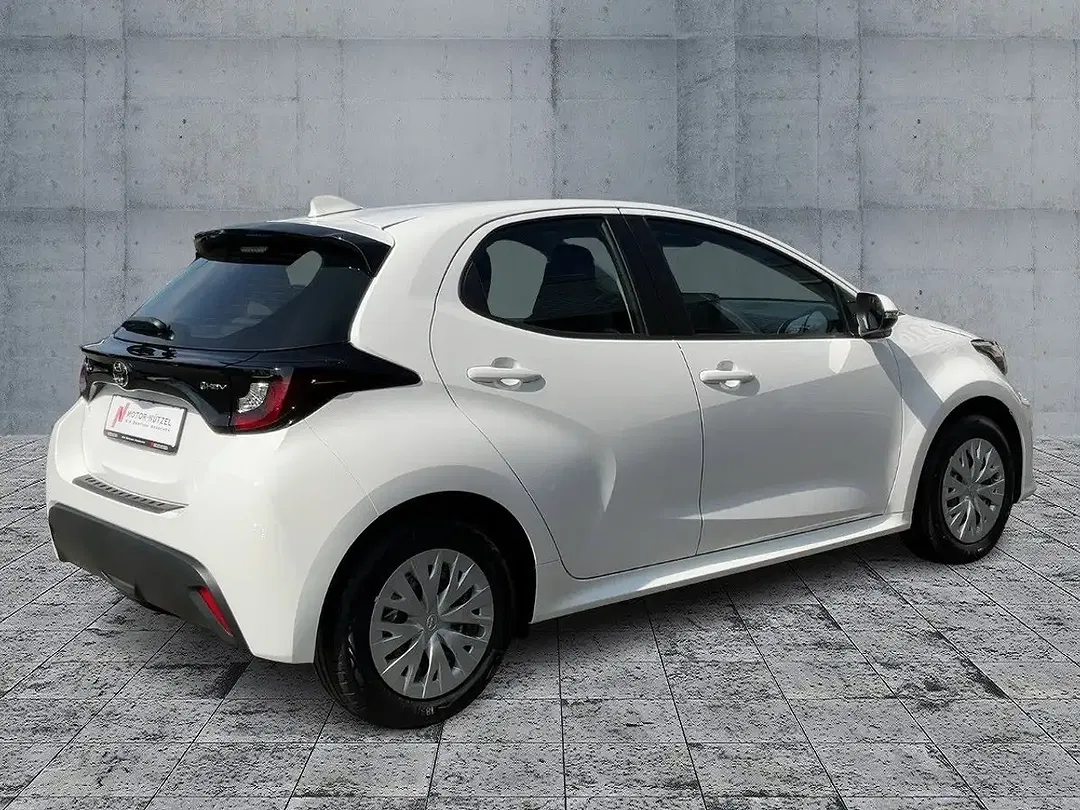 Toyota Yaris - Thumbnail 7