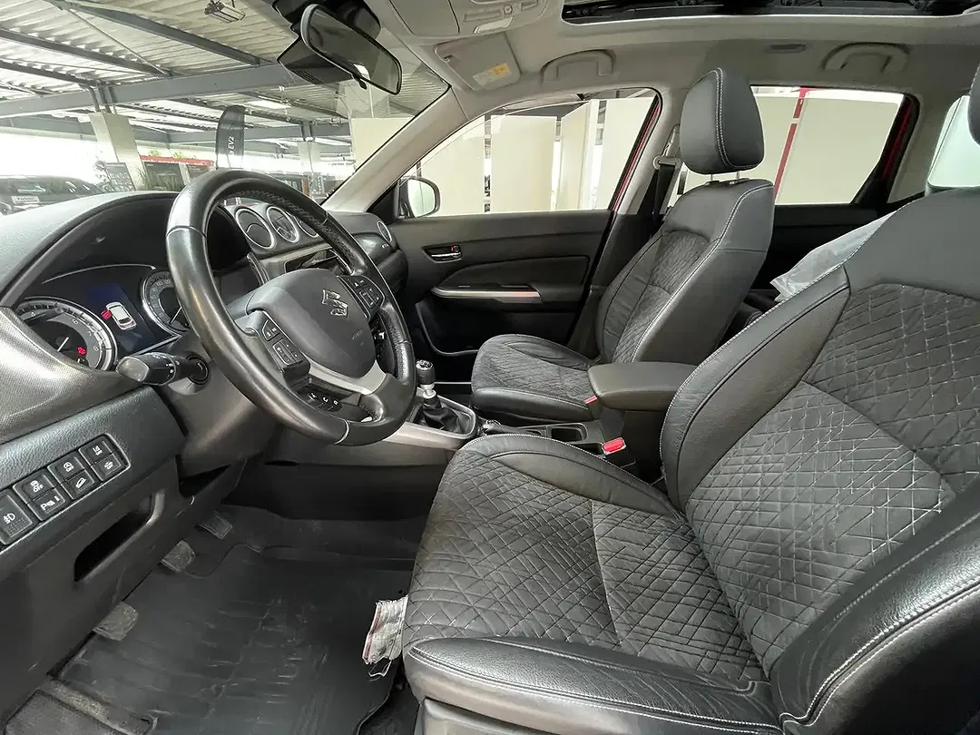 Suzuki Vitara - Thumbnail 8