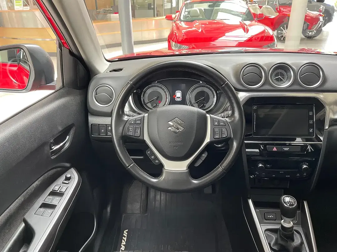 Suzuki Vitara - Thumbnail 9