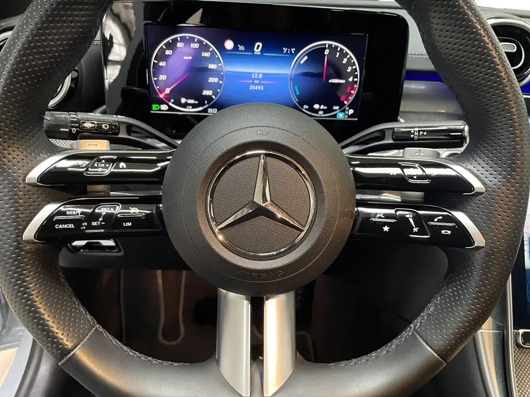 Mercedes-Benz C 300 - Thumbnail 11