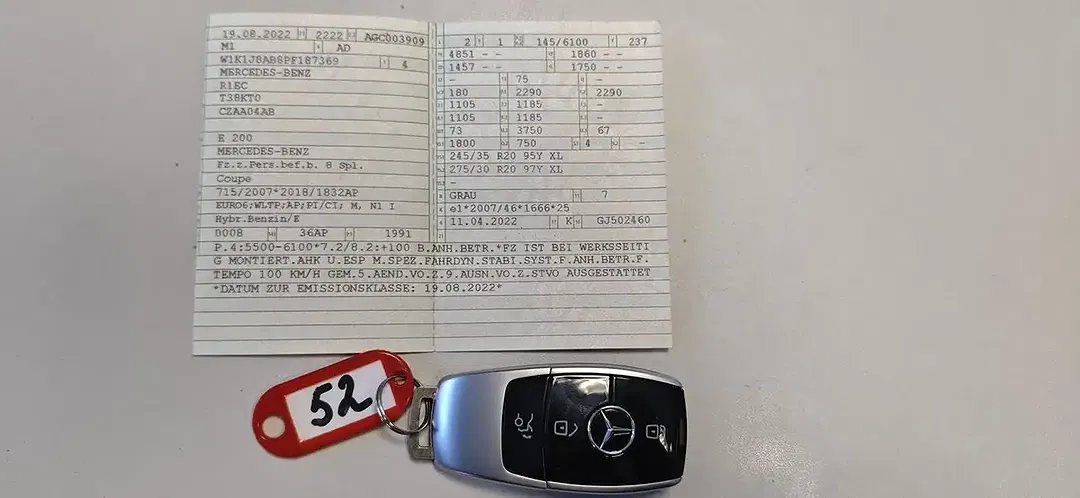 Mercedes-Benz E 200 - Thumbnail 2
