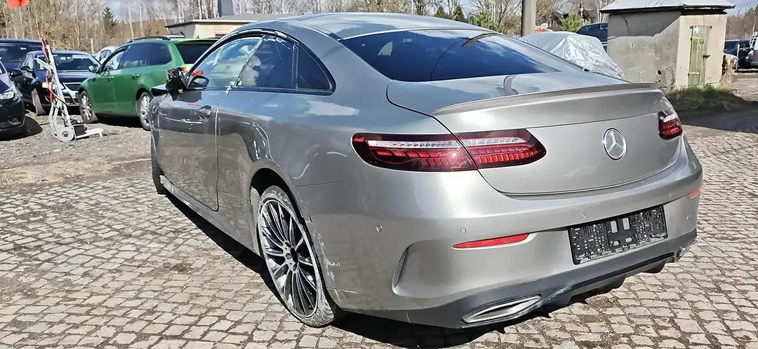 Mercedes-Benz E 200 - Thumbnail 7