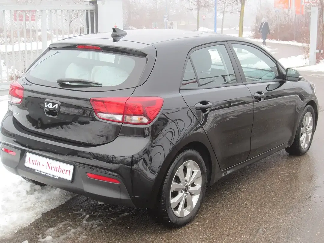 Kia Rio - Thumbnail 5