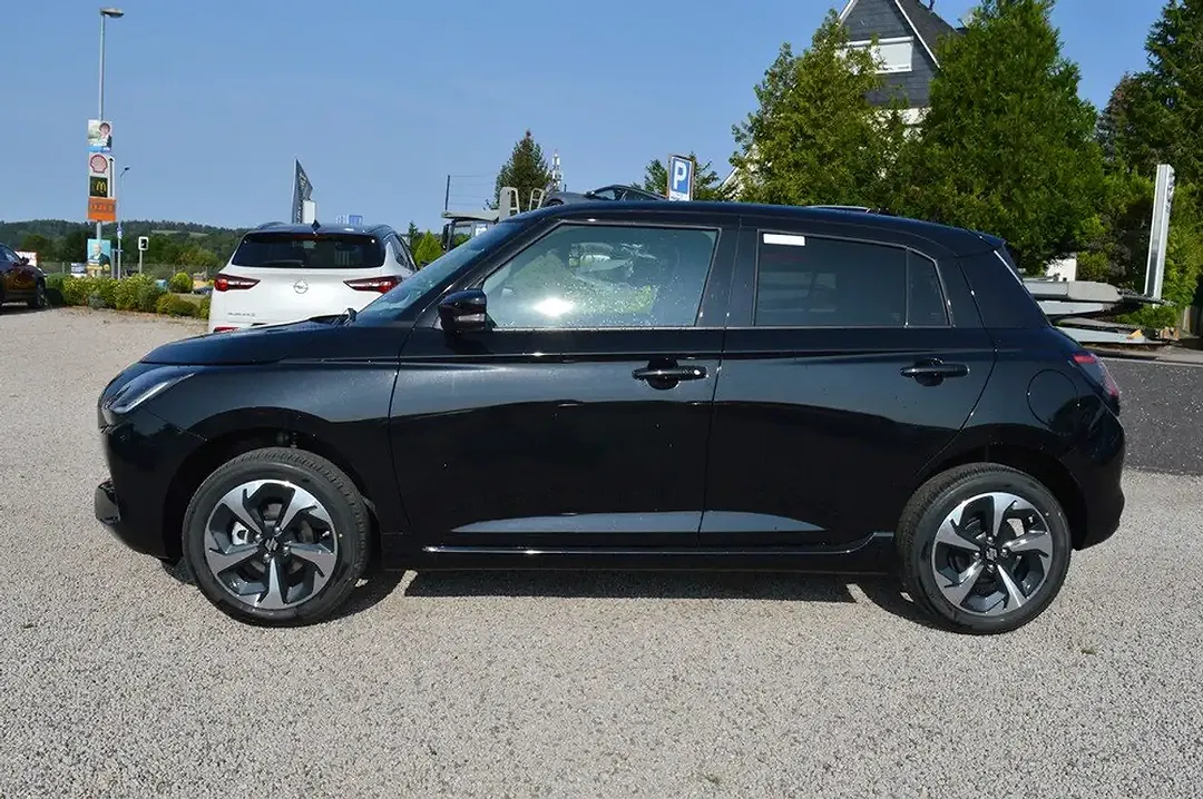 Suzuki Swift - Thumbnail 5