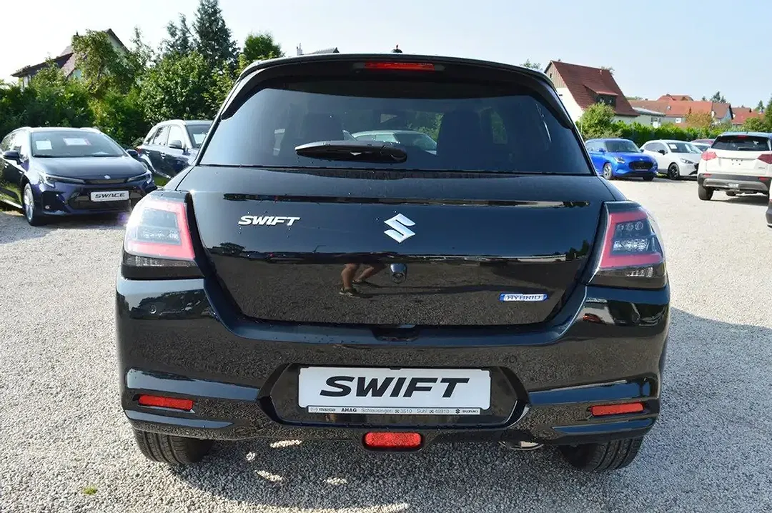 Suzuki Swift - Thumbnail 8
