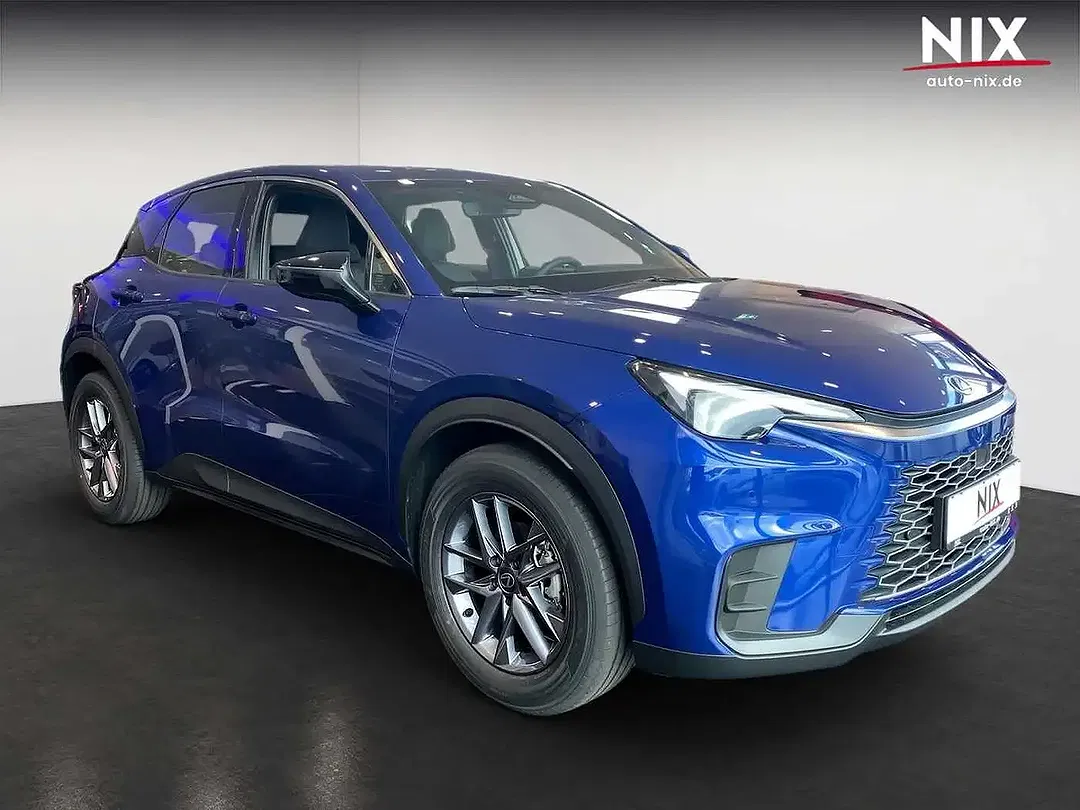 Lexus LBX - Thumbnail 2