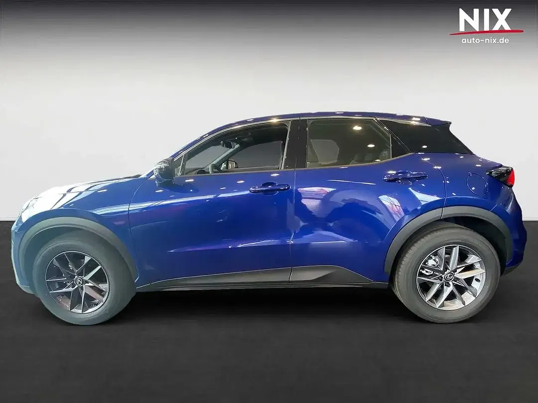 Lexus LBX - Thumbnail 6