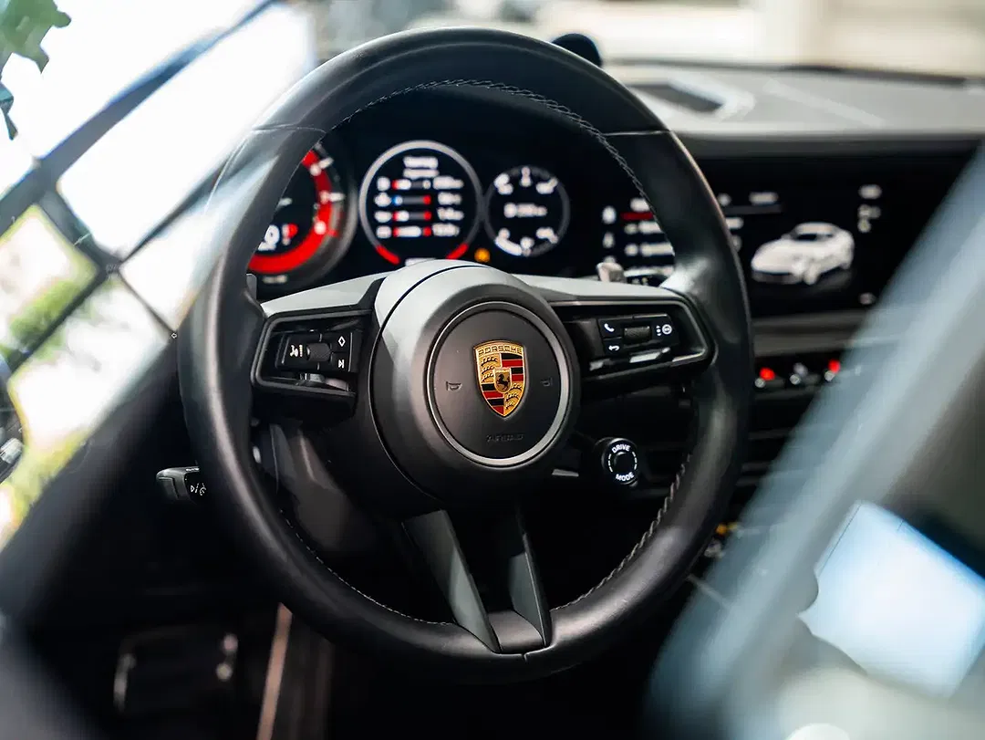 Porsche 992 - Thumbnail 10