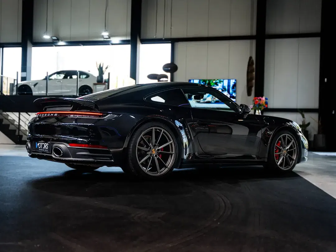 Porsche 992 - Thumbnail 6