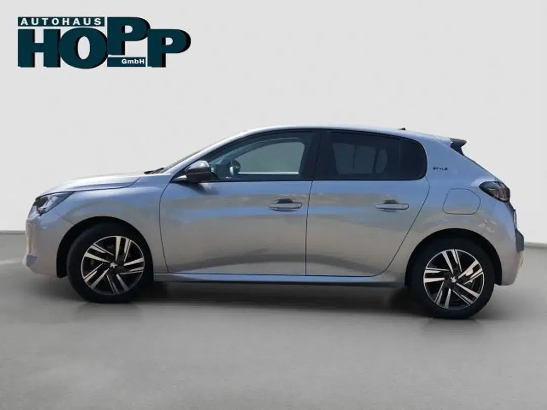 Peugeot 208 - Thumbnail 3