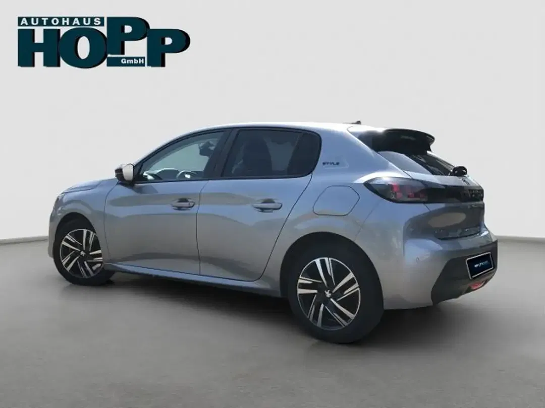 Peugeot 208 - Thumbnail 4