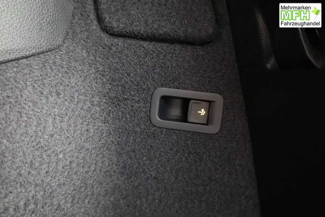 Skoda Karoq - Thumbnail 15