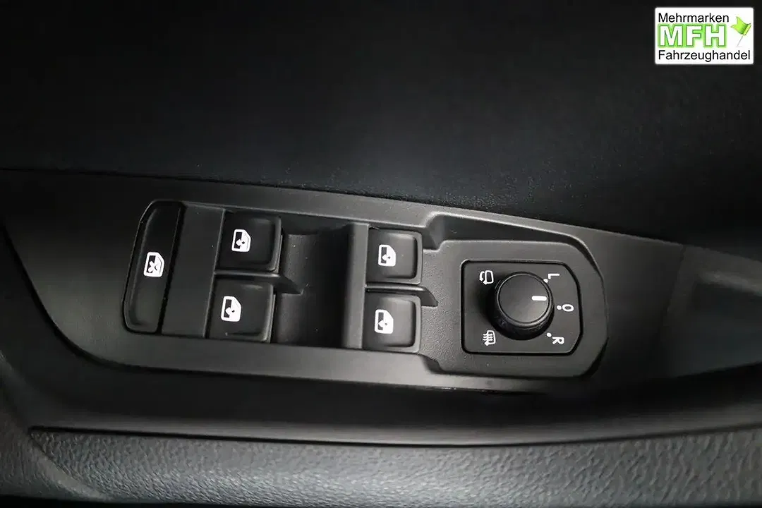 Skoda Karoq - Thumbnail 7