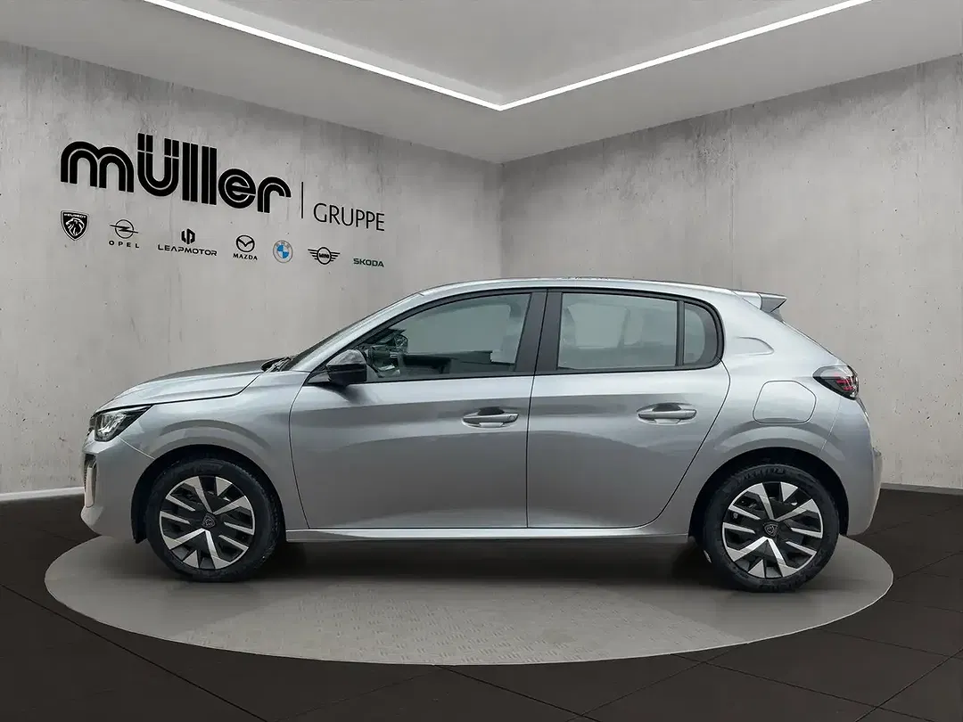 Peugeot 208 - Thumbnail 4
