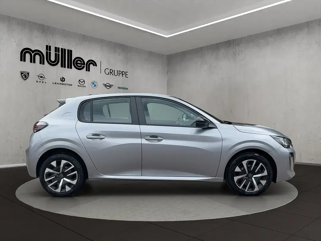 Peugeot 208 - Thumbnail 5