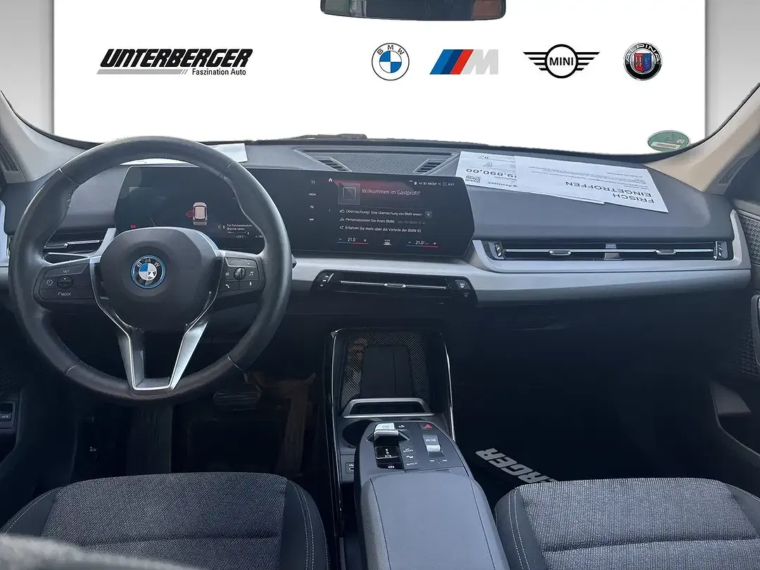 BMW iX1 - Thumbnail 7