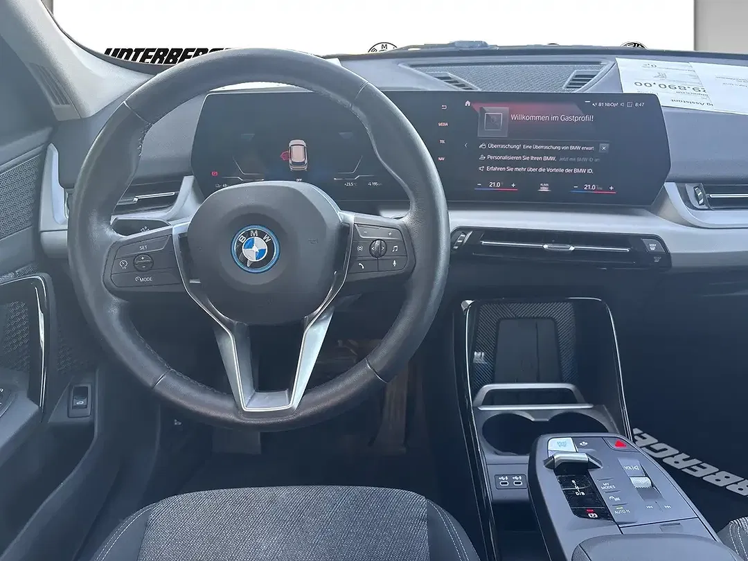 BMW iX1 - Thumbnail 9