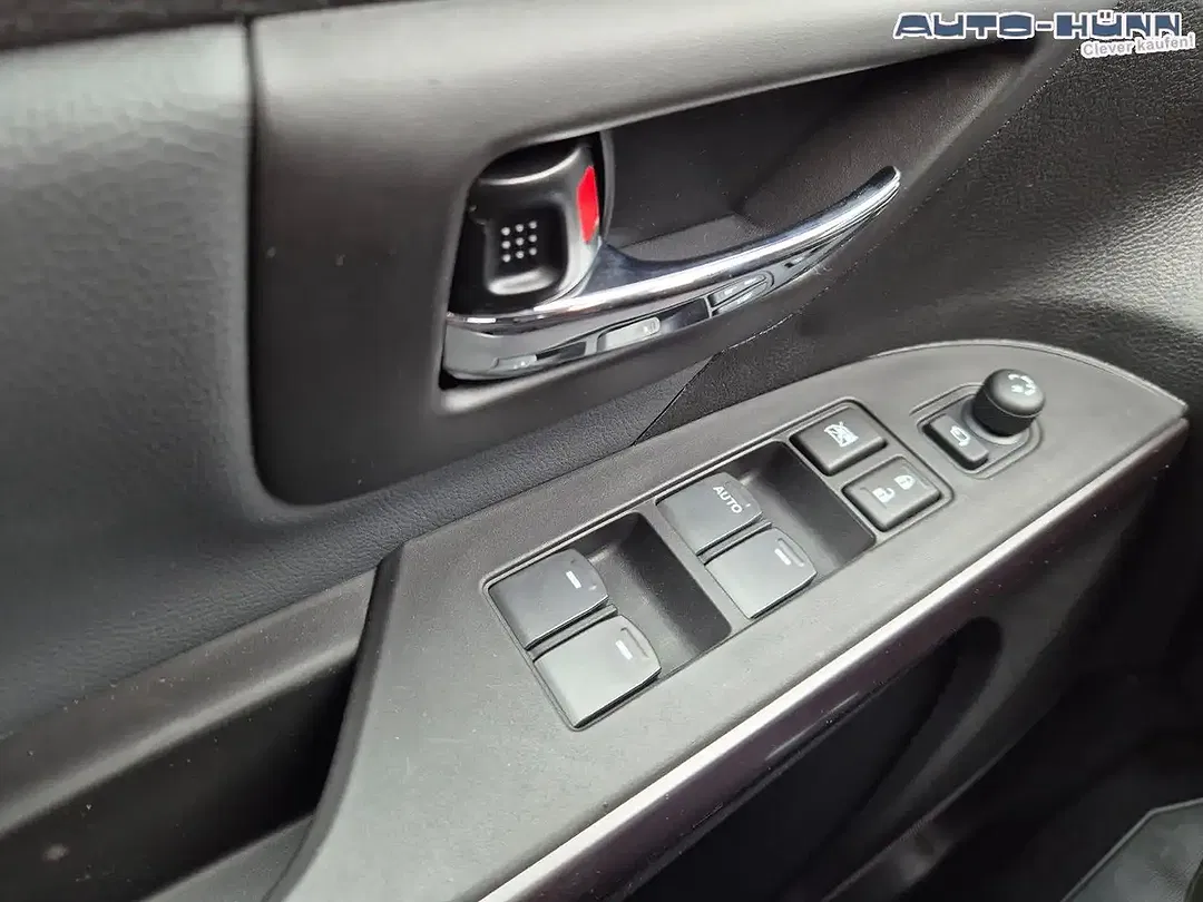 Suzuki S-Cross - Thumbnail 13