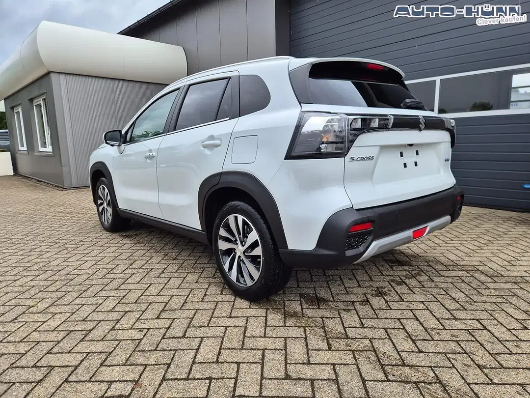 Suzuki S-Cross - Thumbnail 3