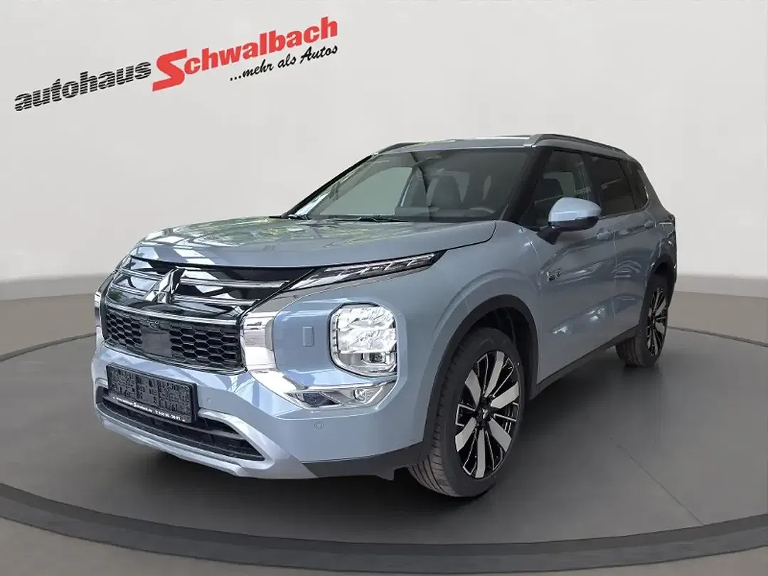 Mitsubishi Outlander - Thumbnail 2