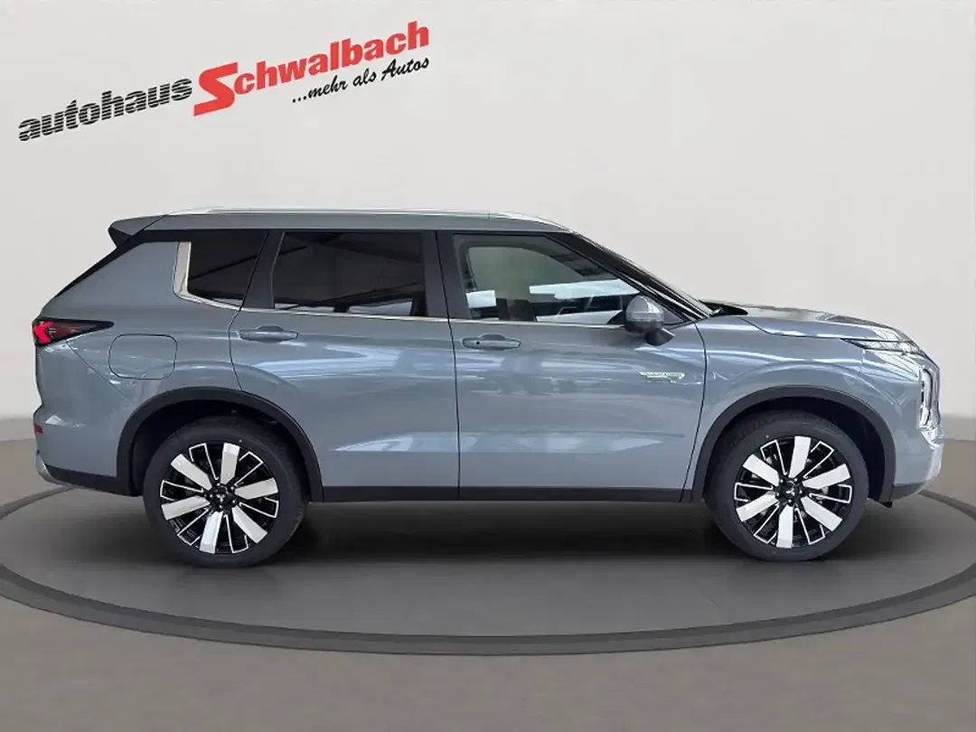 Mitsubishi Outlander - Thumbnail 7