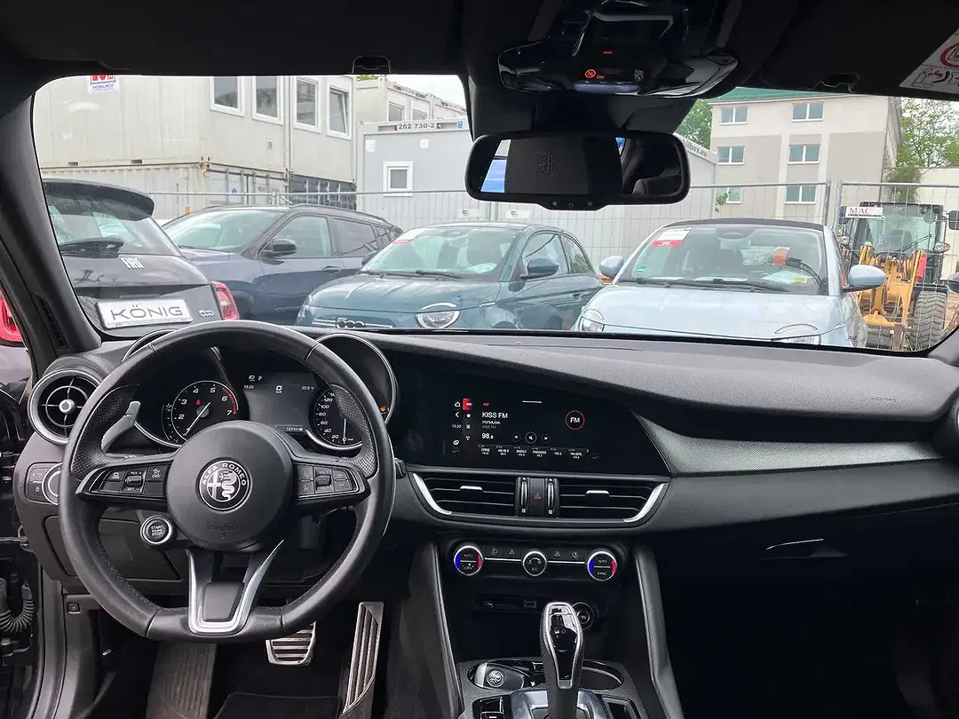 Alfa Romeo Giulia - Thumbnail 13