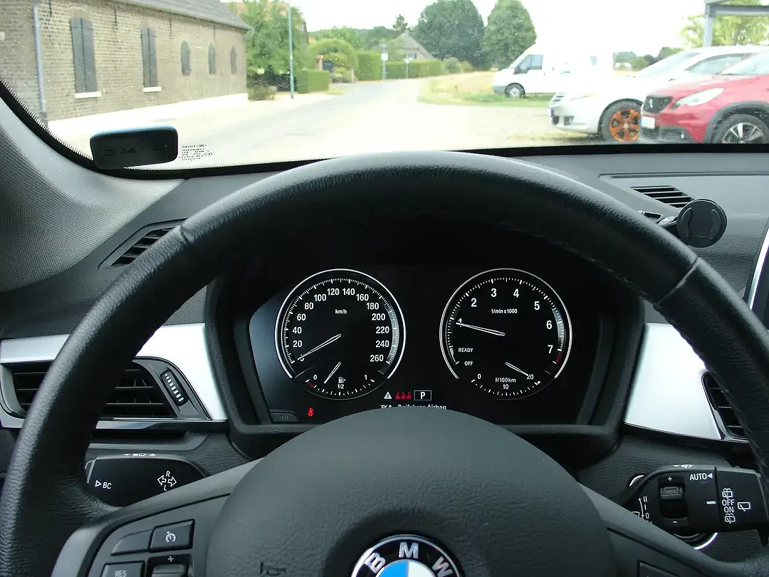 BMW X1 - Thumbnail 10